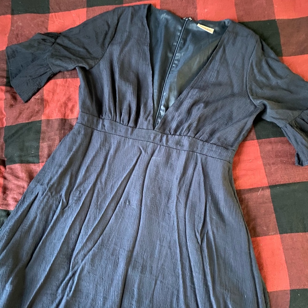 Showpo Navy dress - Picture 3 of 3